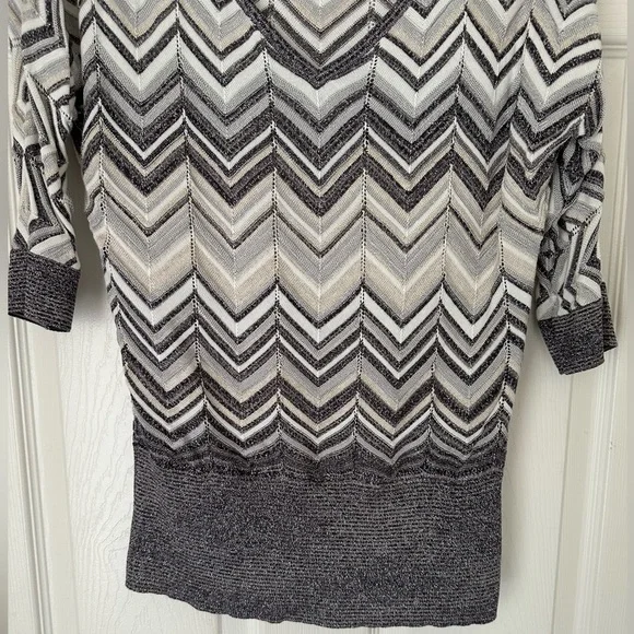 WHBM knit top small - Picture 4 of 4